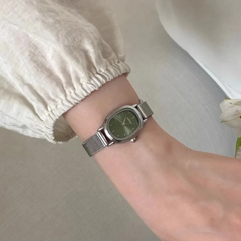 Petit cadran ovale montre vert - Luxury Watch Deals avis et prix